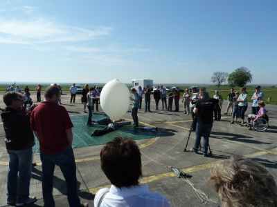 Startvorbereitungen für den Stratosphärenballon